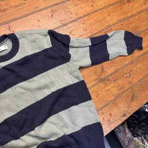 Hollister Sweater Womens XSmall Green Blue Stripes Crew Neck Long Sleeve Stretch thumbnail 3