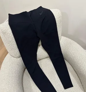 Nike Black Leggings thumbnail 1
