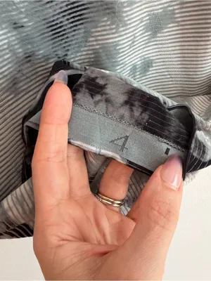 Lululemon Swiftly Tech Short Sleeve Tee Shibori Stripe Graphite Grey Size 4 thumbnail 6
