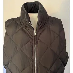 Woolrich Duck Down Puffer Vest Women Sz LG Black Quilted Mock‎ Neck Pockets Zip thumbnail 3
