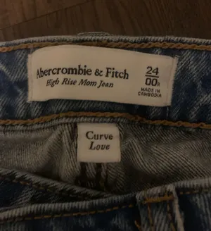 Abercrombie High Rise Mom Jean thumbnail 2