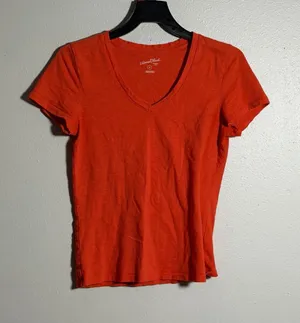 Universal Thread Women Short Sleeve V-Neck Tee Orange size XS thumbnail 1