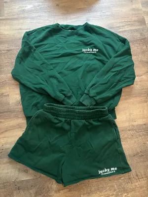 Lucky me I’ll manifest it, Green sweat set Size M thumbnail 1