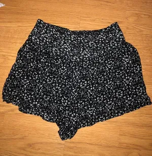 American Eagle Shorts thumbnail 1