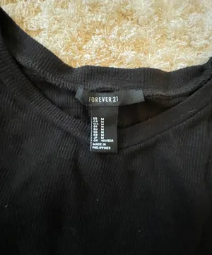 Forever 21 Ribbed Cropped Black Tee Shirt thumbnail 3