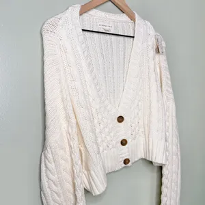 NWT Aeropostale Oversized Cable Knit Cropped V Neck Cardigan Sweater Cream XL thumbnail 6