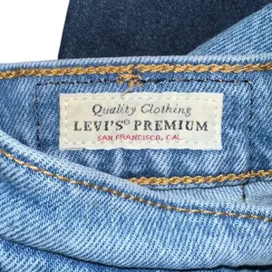 Levi’s Premium Wedgie Straight Jeans‎ Size 30 Distressed High Rise Medium Wash thumbnail 10