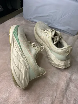ASICS Novablast 4 Running women Shoes size 8.5 thumbnail 5