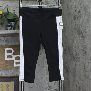 NWT Id Ideology Petite Colorblocked Cropped Capri Leggings Noir White / Black PM thumbnail 3