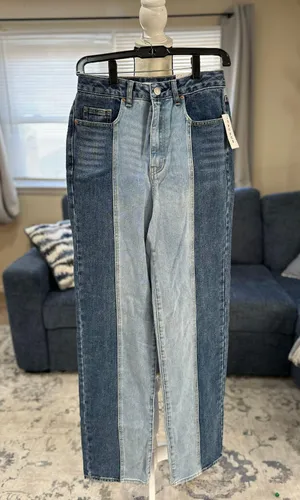 90’s Boyfriend Jeans thumbnail 2