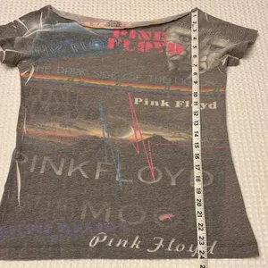 Pink Floyd Dark Side of the Moon Gray Graphic Concert Band Tee Rainbow Print M/L thumbnail 10