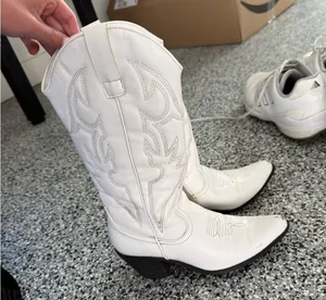 White Western Cowboy Boots Size 6 thumbnail 1