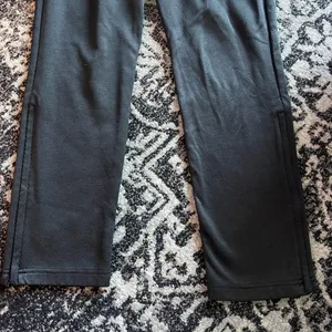 Adidas black sweatpants size medium thumbnail 4
