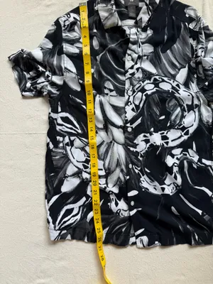 H&M men’s snake print shirt, size small. Trendy, cool thumbnail 7