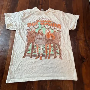 Little‎ Big Town Band Graphic Tee Cream Gildan Heavy Cotton Size Medium thumbnail 1