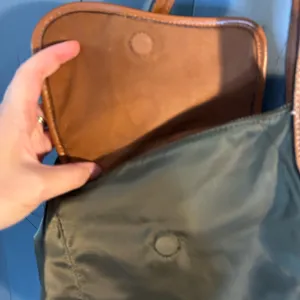 Lauren Ralph Lauren Hunter Green and Tan Leather Tote Bag thumbnail 5
