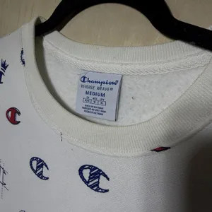 Champion Reverse Weave Crop Sweatshirt‎ Medium White All Over Logo Print thumbnail 3