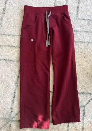 Figs Women’s Burgundy Scrub Set XXS/P Kade Cargo And Casma Top PO1699 thumbnail 3
