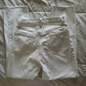 Abercrombie the ankle straight ultra high rise white denim jeans curve love thumbnail 6