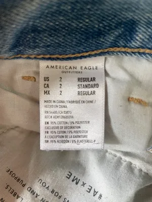 AMERICAN EAGLE AE Ripped Mom Jean High Rise Distressed in Cool Classic Size 2 thumbnail 12