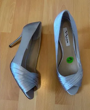 Nina contesa Women's Silver Peep-Toe Heels NEW thumbnail 1