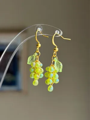 Handmade aurora light green tiny drop Czech glass grape muscat dangle earrings💚 thumbnail 3