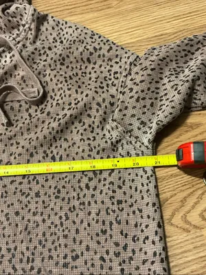 Jane and Delancey Leopard Hooded Pullover Top Size Medium thumbnail 4