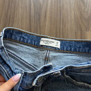 Abercrombie Mom Shorts thumbnail 2