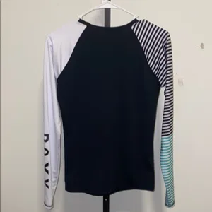 Roxy Black and White Long Sleeve Tee Size Medium thumbnail 4