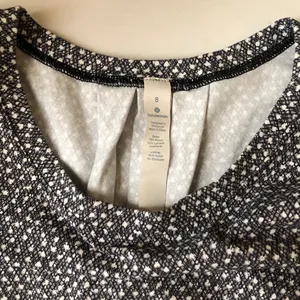 Lululemon Long Sleeve Shirt thumbnail 3