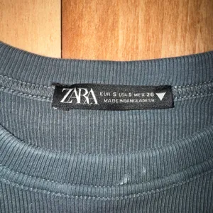 Zara Womens Charcoal Grey Ribbed Long Sleeve Crew‎ Neck Top Small thumbnail 2