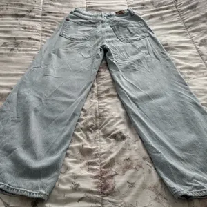 BDG Urban Outfitters High & Wide light wash blue jeans, size 25 western Y2K thumbnail 17