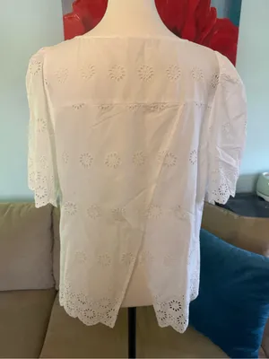 GAP White Eyelet Embroidered Woven scalloped hem Round Neck Blouse Top Size L thumbnail 7