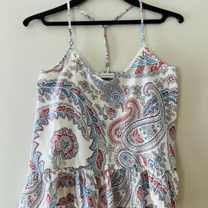 Abercrombie‎ & Fitch Sz XS White Red Paisley Strap Peplum Tank Top thumbnail 7