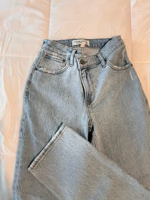 Abercrombie Straight Ultra 90s High-Rise thumbnail 2