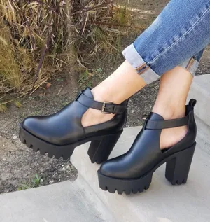 Chunky Lug Sole Bootie Black Size 5.5 thumbnail 5