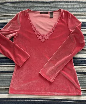 Liz Claiborne Women's Long Sleeve V-Neck Pink Velvet Top with Lace Trim Size S thumbnail 1