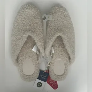 Universal Threads Sherpa Women’s Slippers Size 11 thumbnail 2