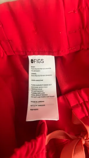 Figs High Waisted Dowa Scrub Pants Pop Red thumbnail 3