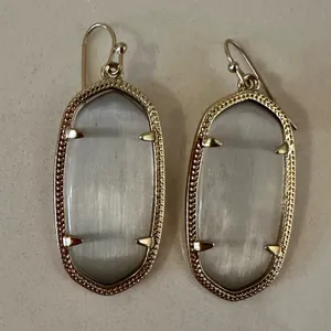 Kendra Scott Elle Slate Cat’s Eye Drop Earrings in Gold Frame thumbnail 4