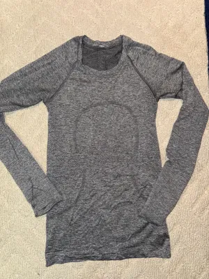 Lululemon Long Sleeve Swiftly Tech thumbnail 2