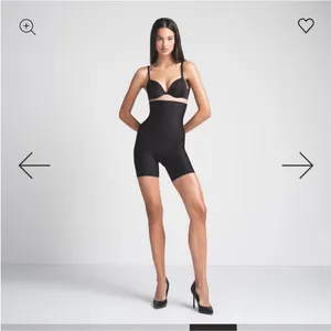 Skims Body Core Sculpt High Waisted mid thigh Short NWT Sz L Onyx Shapewear $80 thumbnail 4