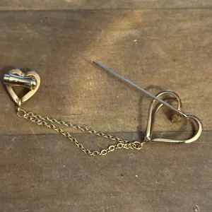 Vintage gold tone double hearts with swag chain stick pin thumbnail 4