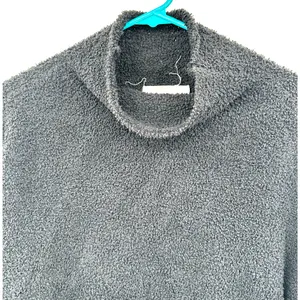 UGG Size Small Long‎ Sleeve Turtleneck Pullover Sweater Black Warm Layers Soft thumbnail 3