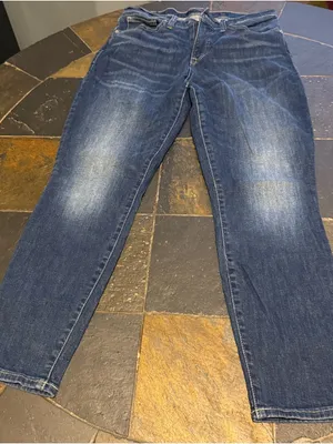 Lucky Brand Woman’s Blue Washed Straight Jeans thumbnail 1