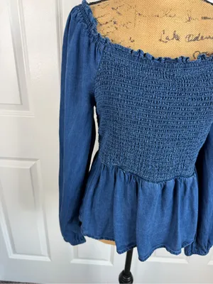 Old Navy Blue Smocked Peplum Top Size M NWOT 100% Lyocell Long Sleeve thumbnail 6