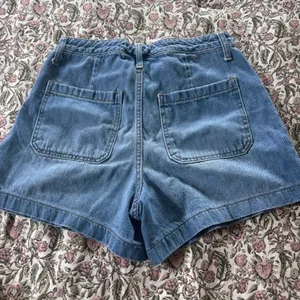 Universal Threads Jean Shorts thumbnail 2