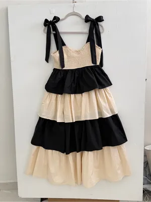 NEW LOVELO Smocked Tiered Maxi Dress Tie-Shoulder in Black and Cream MEDIUM thumbnail 4