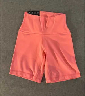 Aritzia Biker Shorts thumbnail 4