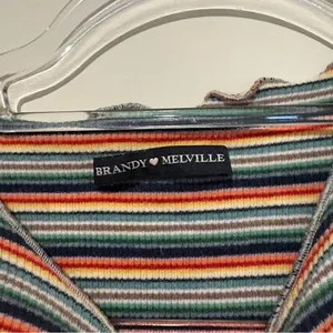 Brandy Melville Wynn Rainbow Stripe Lettuce Hem Scalloped Baby Tee 80s/90s‎ OS thumbnail 4